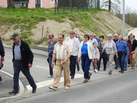 Pohod po novozgrajenih pločnikih 36